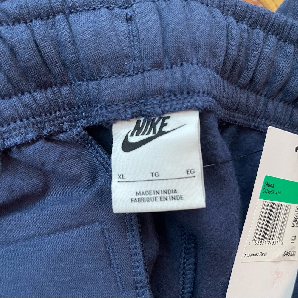 NWT Nike Men's Graphic Club Fleece Shorts - Picture 8 of 13